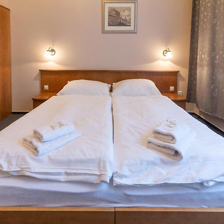 Hotel Slovan Plzeň Buitenkant foto