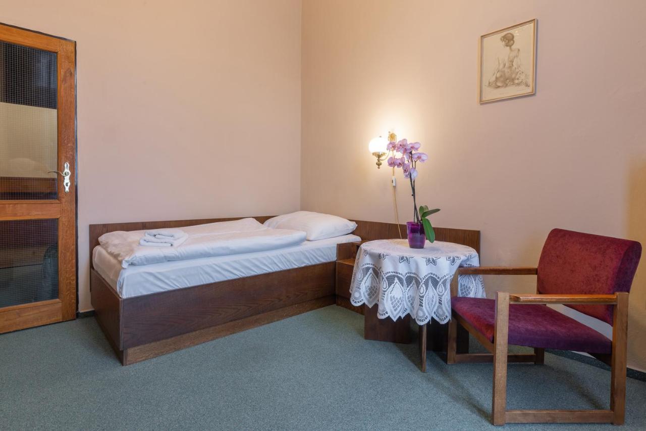 Hotel Slovan Plzeň Buitenkant foto