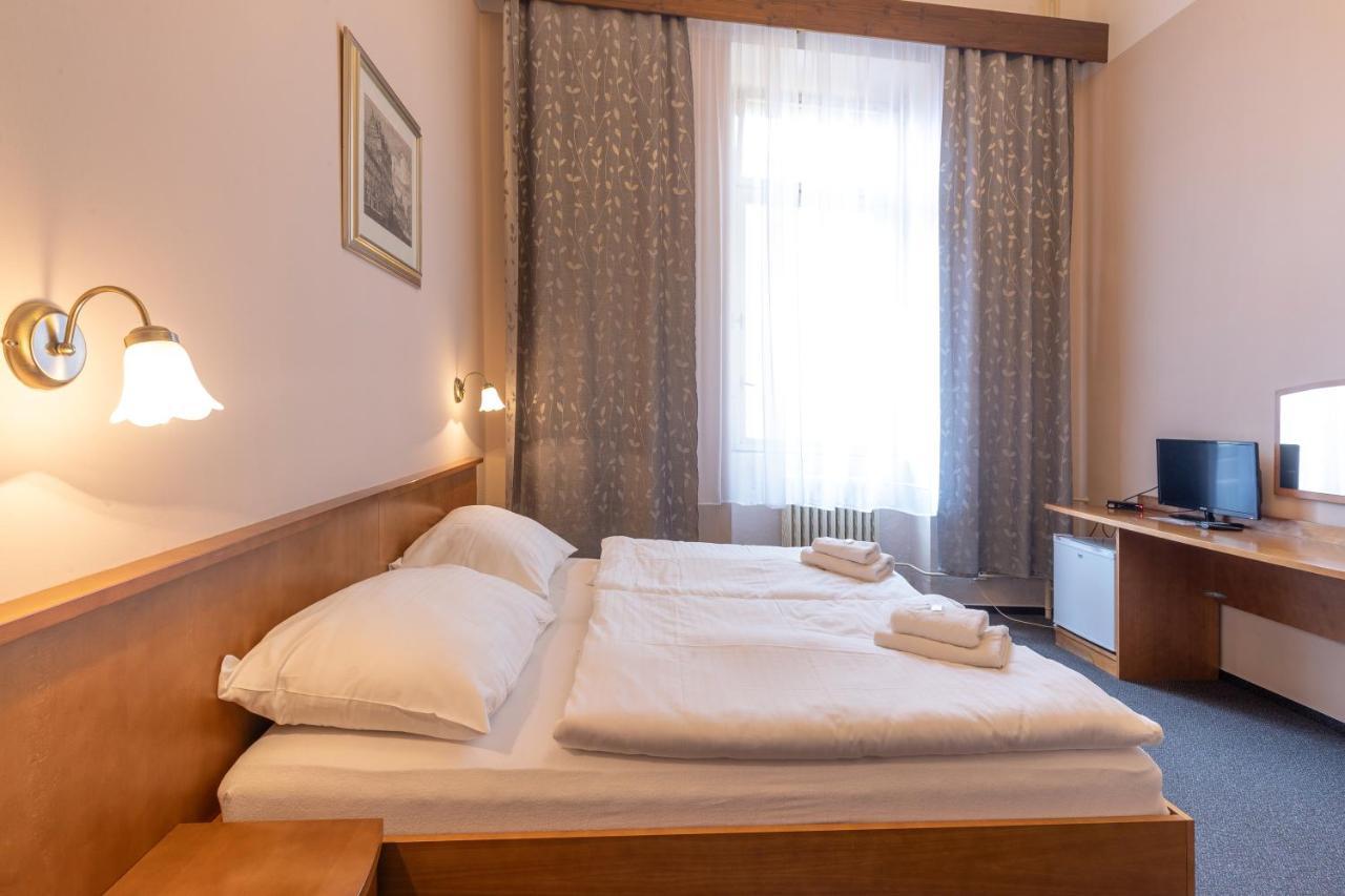 Hotel Slovan Plzeň Buitenkant foto