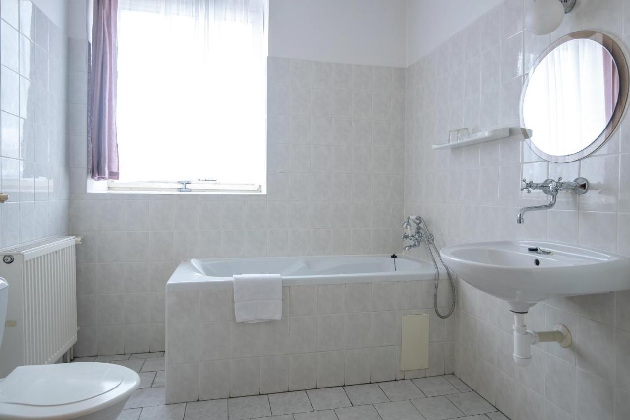 Hotel Slovan Plzeň Buitenkant foto