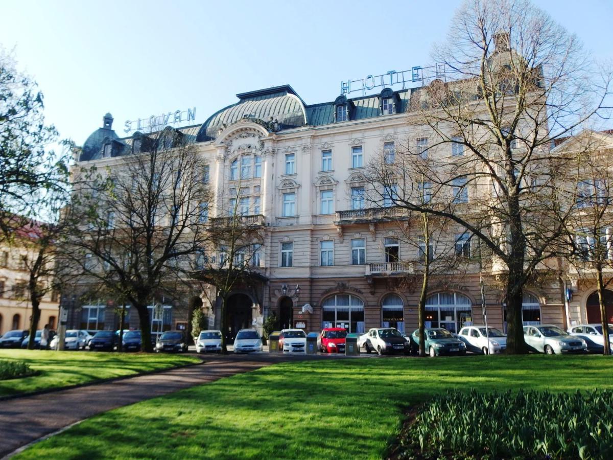 Hotel Slovan Plzeň Buitenkant foto